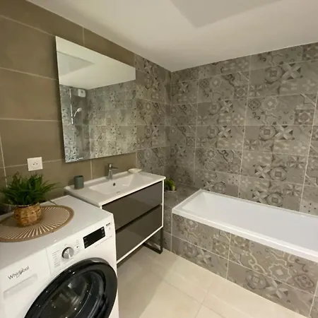 דירה Modern Apartment, Pool, Residence, Close To Port